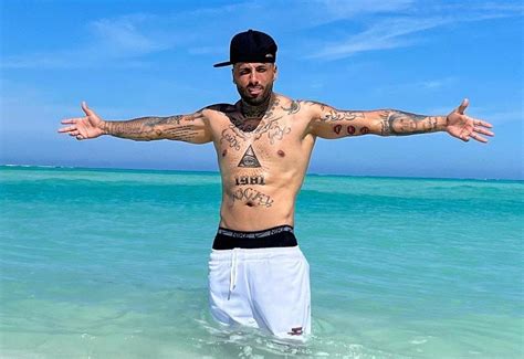 Nicky Jam's 'Viva México Tour': A Celebration of Music, Culture, and Reggaeton!